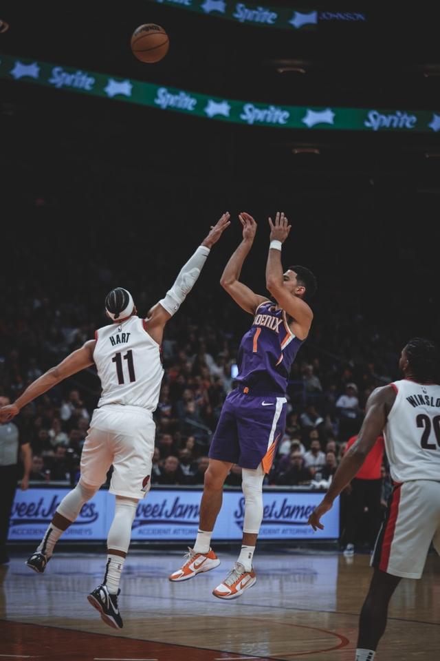 雷火电竞app-保罗三双，太阳客场胜拓荒者