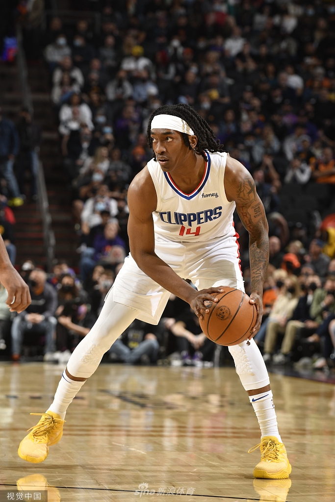 保罗三双，太阳客场胜拓荒者