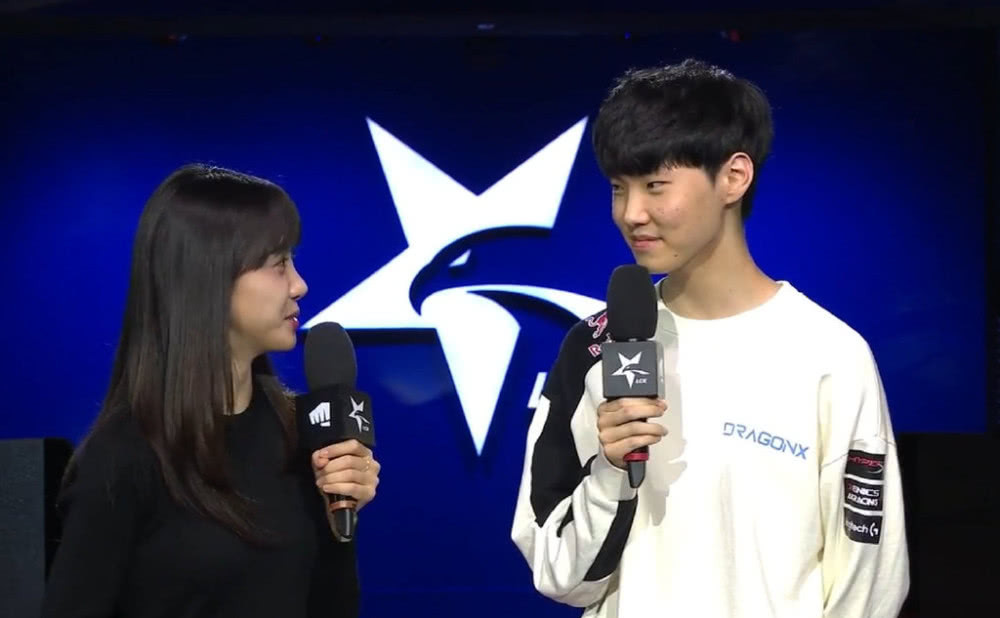 FPX轻取荷兰,Ruler完成高光表现强强对话总决赛,留下经典瞬间 FPX轻取荷兰,Ruler完成高光表现强强对话总决赛,留下经典瞬间