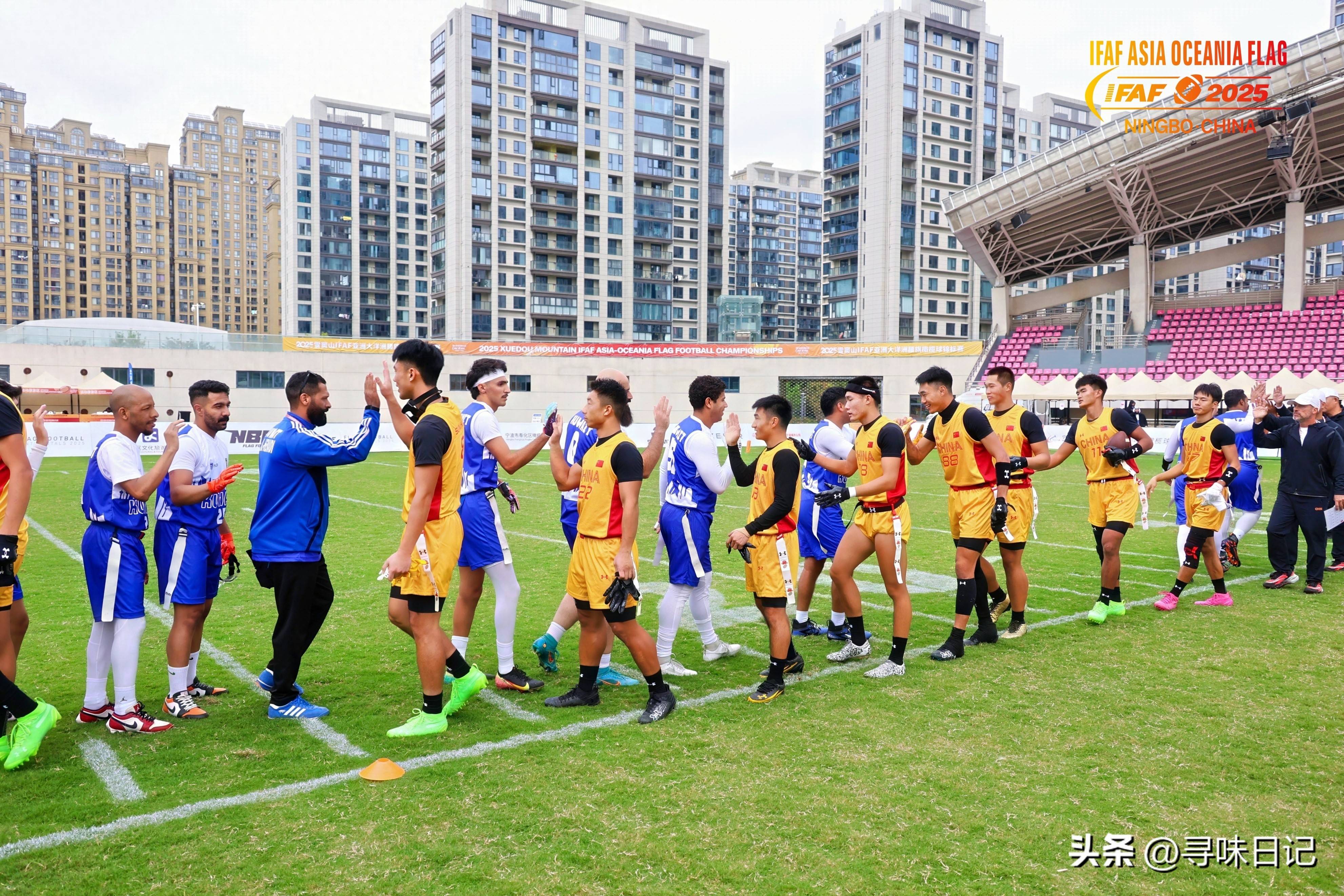 关于一场经典之战！橄榄球点燃球迷热情的信息