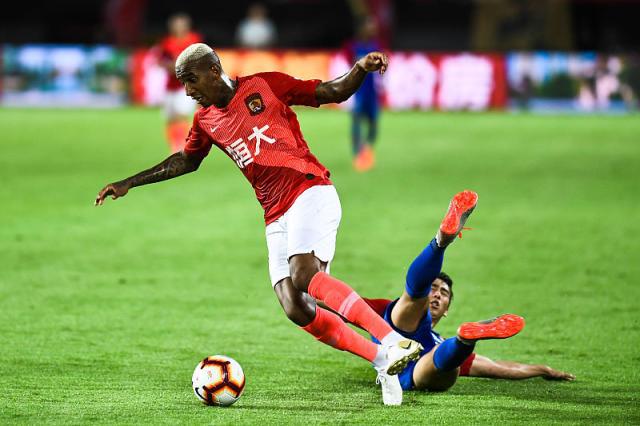 恒大主场大胜重庆，重新找回状态