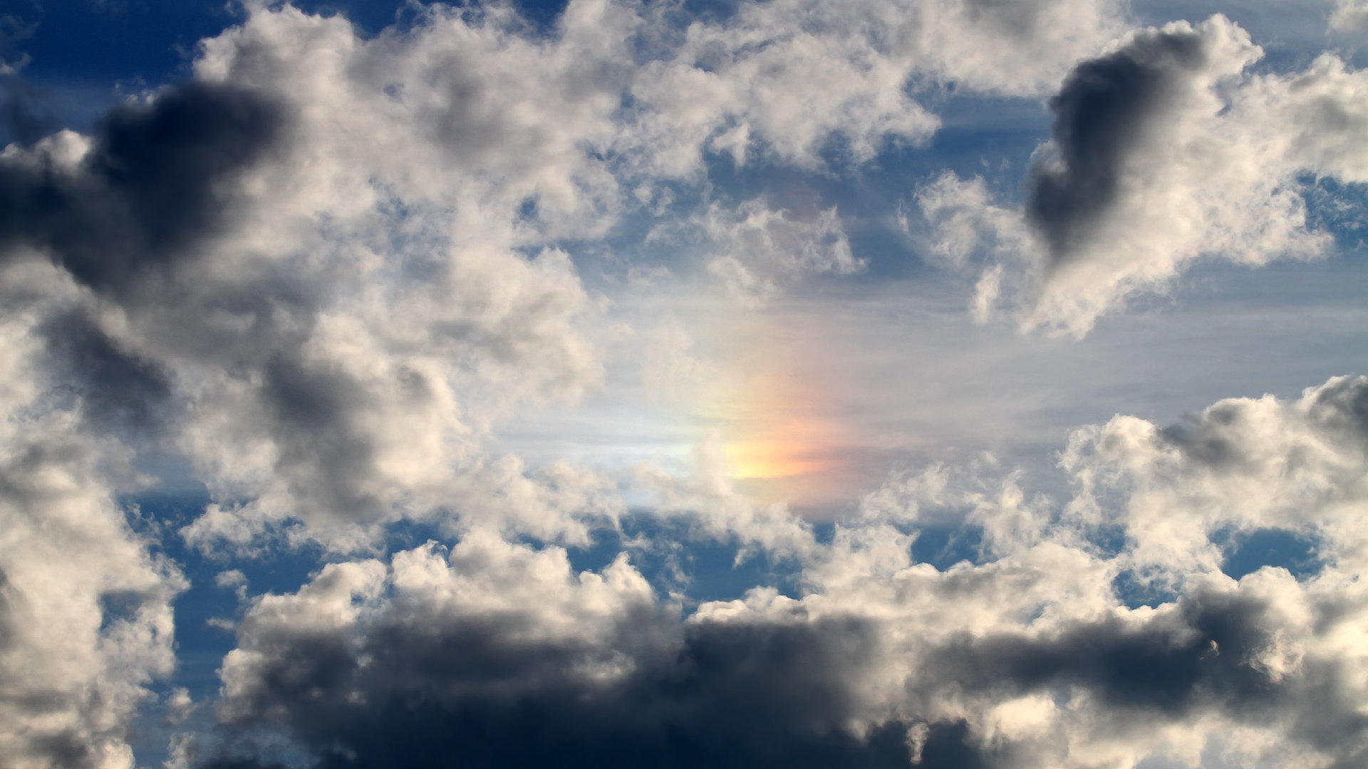 雷火电竞充值-F1新赛季揭幕战之夜，拉梅洛如何在巴林的喧嚣中上演教科书级驾驶？